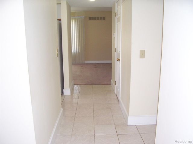 42364 Lochmoor Street 6, Clinton Charter Township, MI 48038