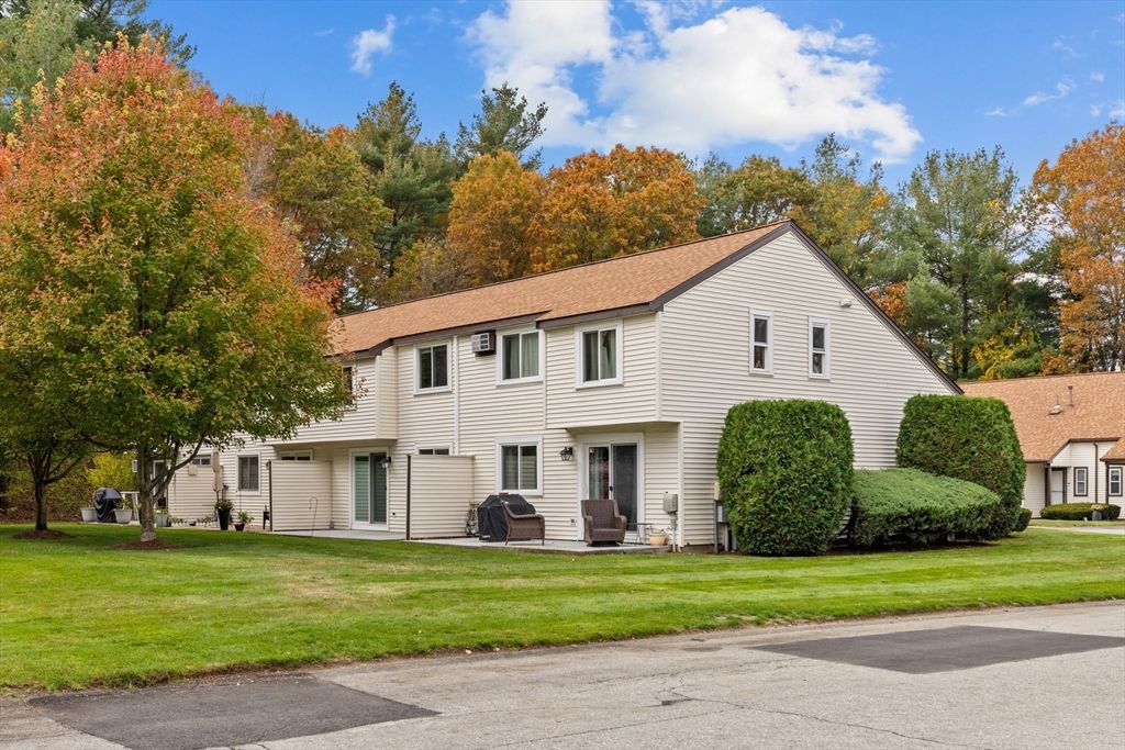32 Decarolis Dr 32, Tewksbury, MA 01876