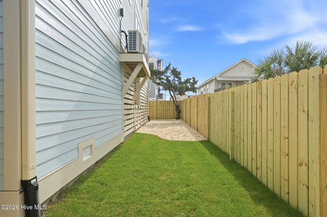 105 Periwinkle Lane, Carolina Beach, NC 28428