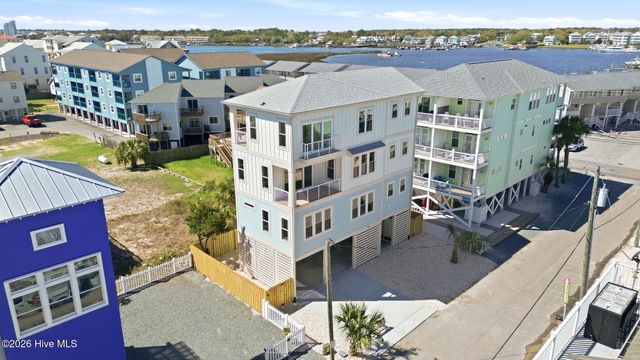 105 Periwinkle Lane, Carolina Beach, NC 28428