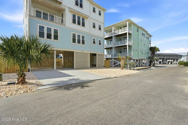 105 Periwinkle Lane, Carolina Beach, NC 28428