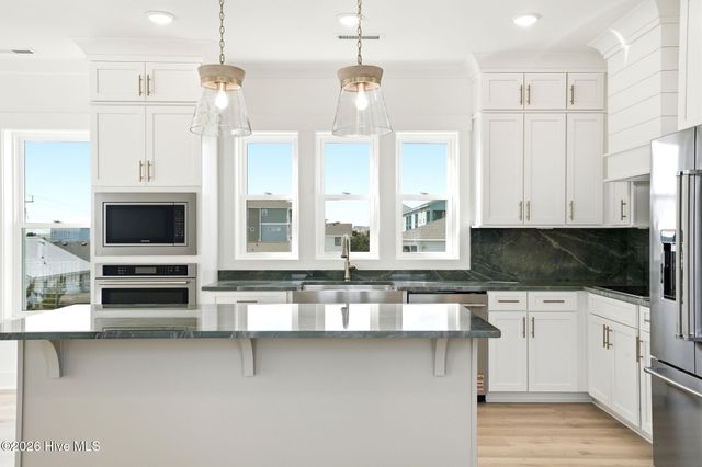 105 Periwinkle Lane, Carolina Beach, NC 28428