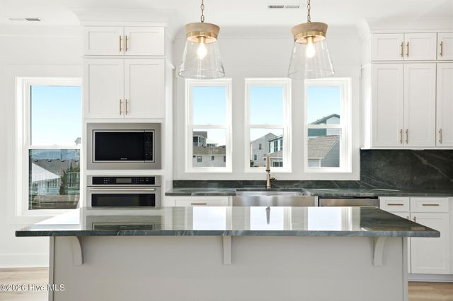 105 Periwinkle Lane, Carolina Beach, NC 28428