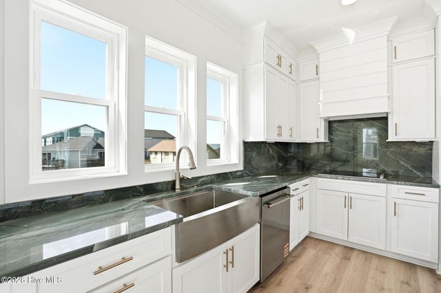 105 Periwinkle Lane, Carolina Beach, NC 28428