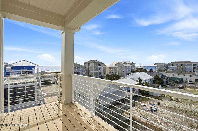 105 Periwinkle Lane, Carolina Beach, NC 28428