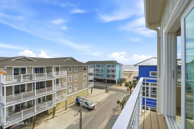 105 Periwinkle Lane, Carolina Beach, NC 28428