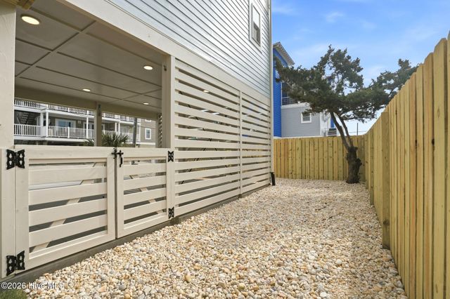 105 Periwinkle Lane, Carolina Beach, NC 28428