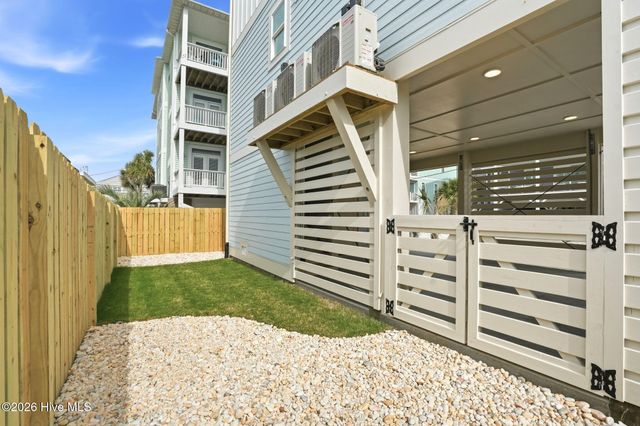 105 Periwinkle Lane, Carolina Beach, NC 28428