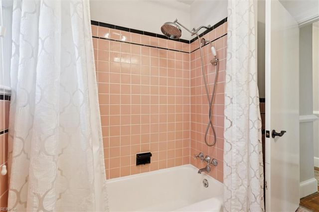 15 Willow RD, Hampton, VA 23664