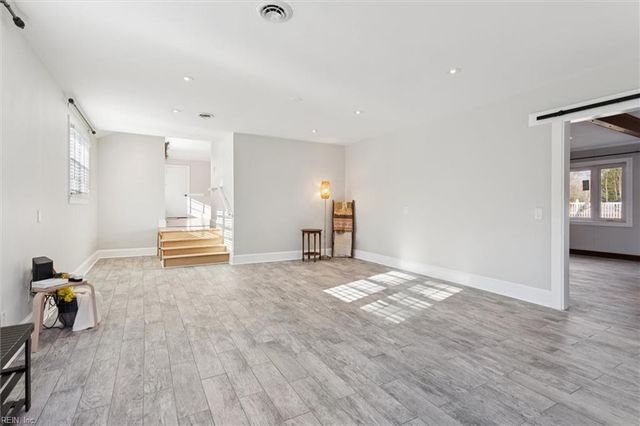 15 Willow RD, Hampton, VA 23664