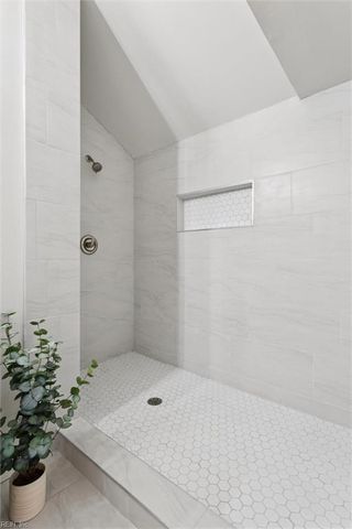 15 Willow RD, Hampton, VA 23664