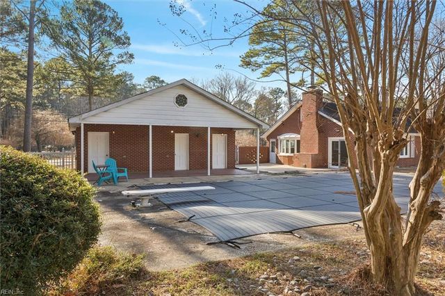 15 Willow RD, Hampton, VA 23664