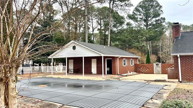 15 Willow RD, Hampton, VA 23664