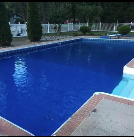 15 Willow RD, Hampton, VA 23664