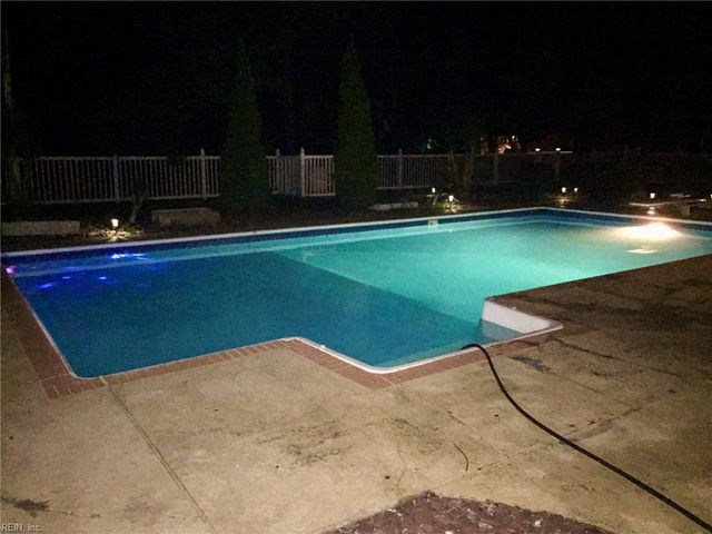 15 Willow RD, Hampton, VA 23664