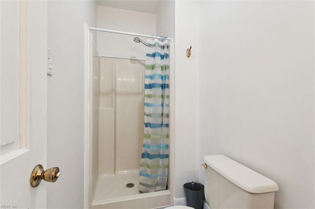 15 Willow RD, Hampton, VA 23664