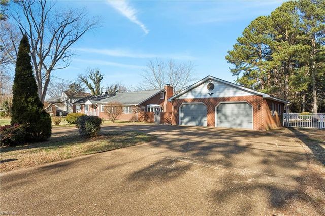 15 Willow RD, Hampton, VA 23664