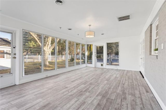 15 Willow RD, Hampton, VA 23664