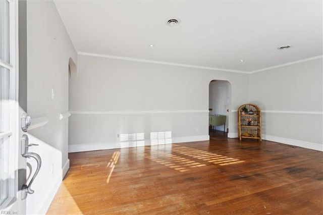 15 Willow RD, Hampton, VA 23664