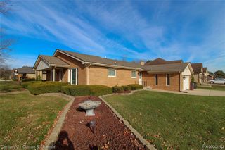 15810 Cumberland Street, Riverview, MI 48193