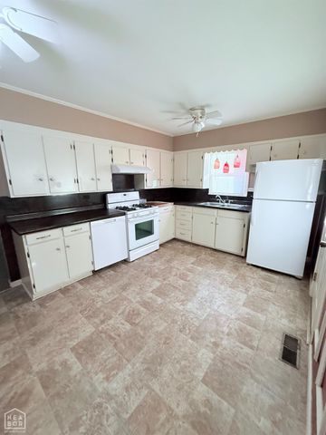 1105 W THOMPSON, Paragould, AR 72450