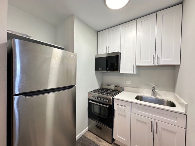 4543 N Dover Street 2C, Chicago, IL 60640