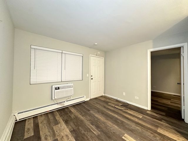 4543 N Dover Street 2C, Chicago, IL 60640
