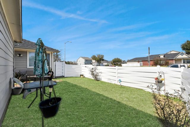 1549 Nichole Woods Drive, Houston, TX 77047