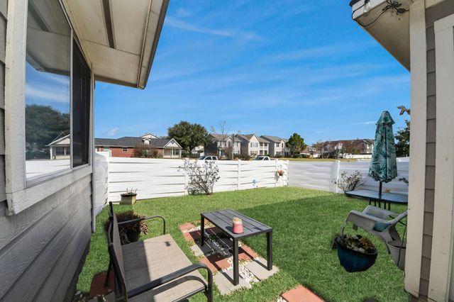 1549 Nichole Woods Drive, Houston, TX 77047