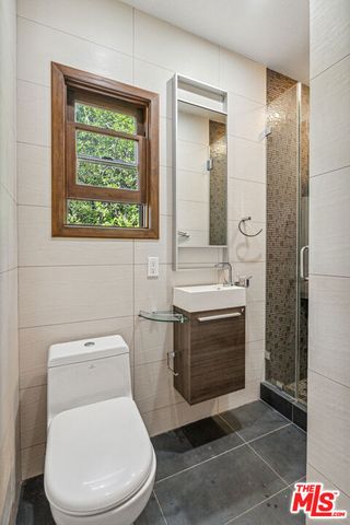 10037 Reevesbury Drive, Beverly Hills, CA 90210