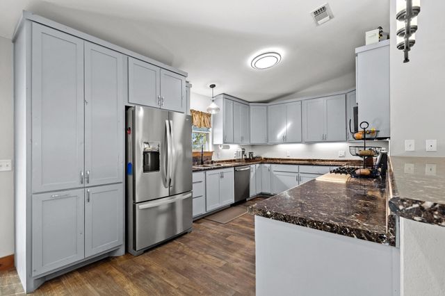 602 N Water Street FM1752, Savoy, TX 75479