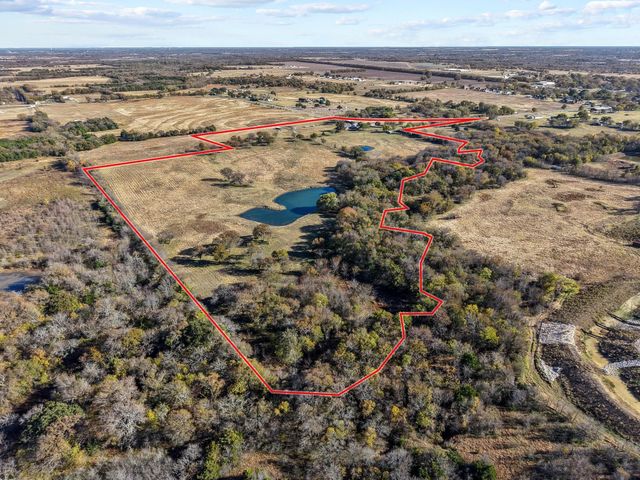 602 N Water Street FM1752, Savoy, TX 75479