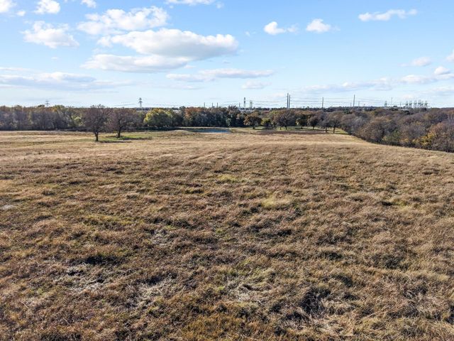 602 N Water Street FM1752, Savoy, TX 75479