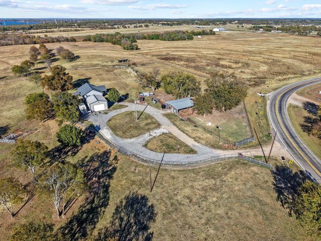 602 N Water Street FM1752, Savoy, TX 75479