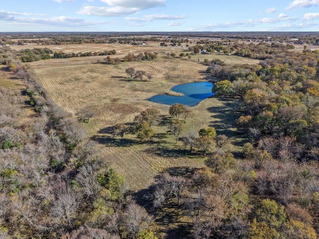 602 N Water Street FM1752, Savoy, TX 75479