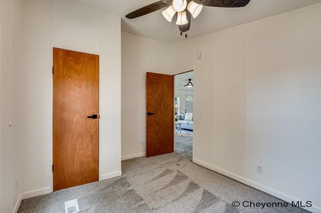 407 SOUTH FORK RD, Cheyenne, WY 82007