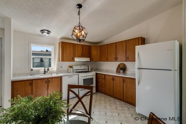 407 SOUTH FORK RD, Cheyenne, WY 82007