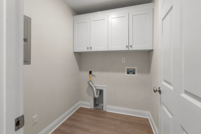 6050 Capitol Drive, Gulf Breeze, FL 32563