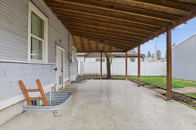 4223 N Madison St, Spokane, WA 99205