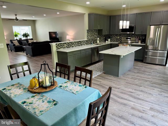 707 S TWIN LAKES BLVD, Newark, DE 19711