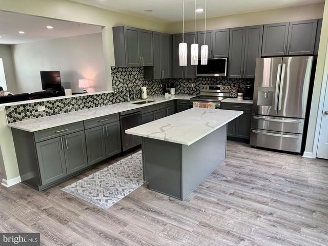 707 S TWIN LAKES BLVD, Newark, DE 19711