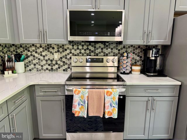 707 S TWIN LAKES BLVD, Newark, DE 19711