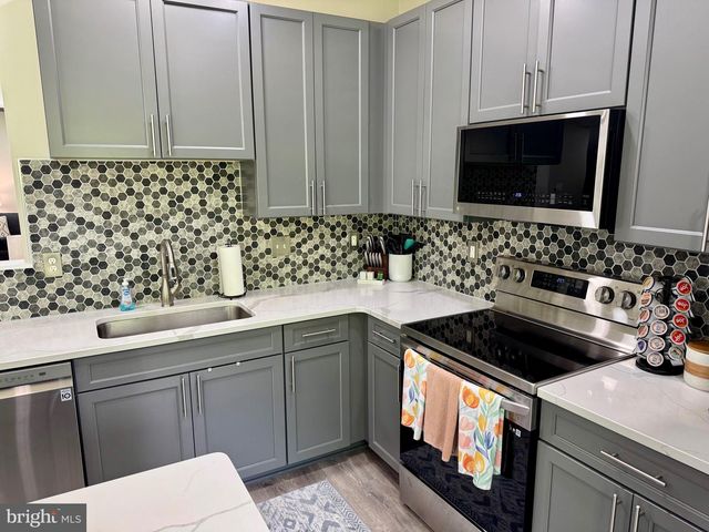 707 S TWIN LAKES BLVD, Newark, DE 19711