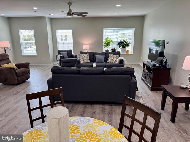 707 S TWIN LAKES BLVD, Newark, DE 19711