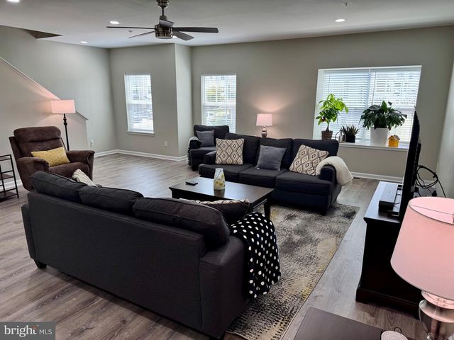 707 S TWIN LAKES BLVD, Newark, DE 19711