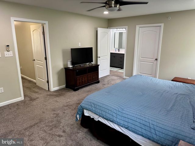 707 S TWIN LAKES BLVD, Newark, DE 19711