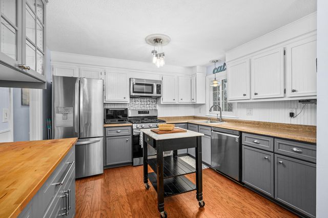 1 Outward Reach, Yarmouth Port, MA 02675