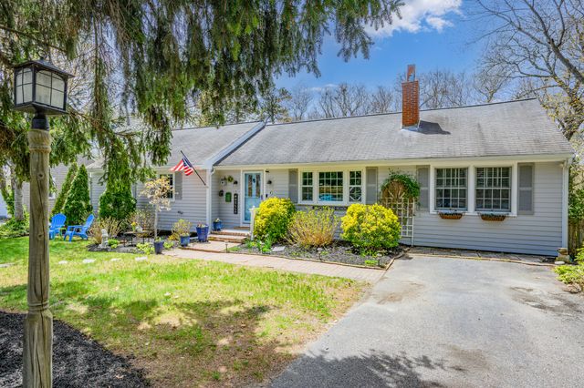 1 Outward Reach, Yarmouth Port, MA 02675