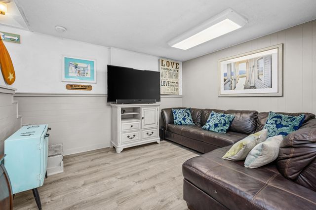 1 Outward Reach, Yarmouth Port, MA 02675