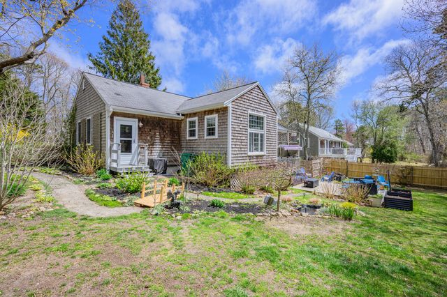 1 Outward Reach, Yarmouth Port, MA 02675